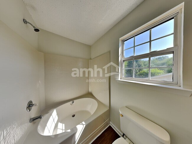 Building Photo - 6118 Goldenfield Dr