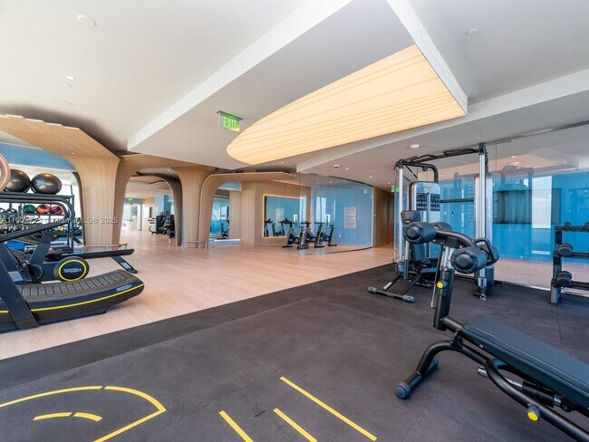 Building Photo - 1000 Brickell Plaza