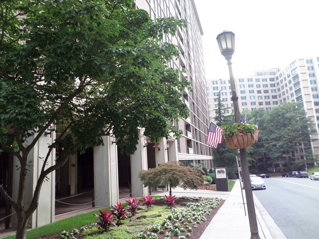 Building Photo - 4620 N Park Ave