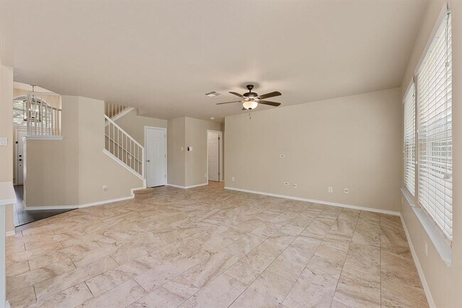 Building Photo - 2104 Lobelia Dr