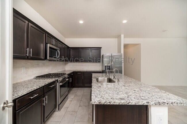 Building Photo - 348 W Mammoth Cave Dr
