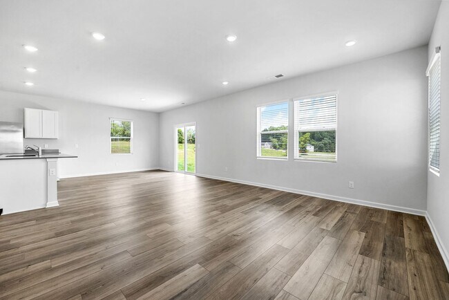 Building Photo - 457 Perthshire Lp