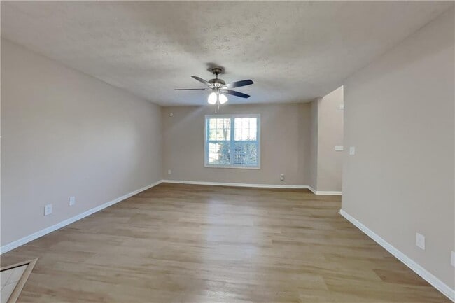 Building Photo - 2929 Sentinel Cir