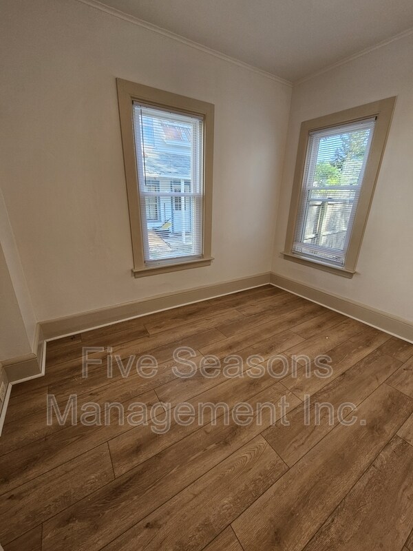 Building Photo - 206-208 North Champlain Street - 208