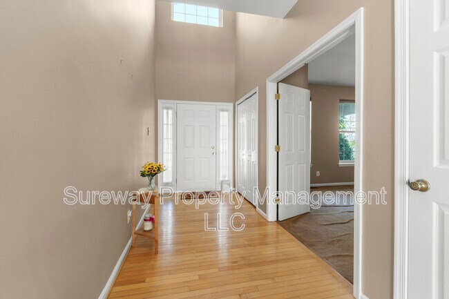 Building Photo - 204 Spruce Trail