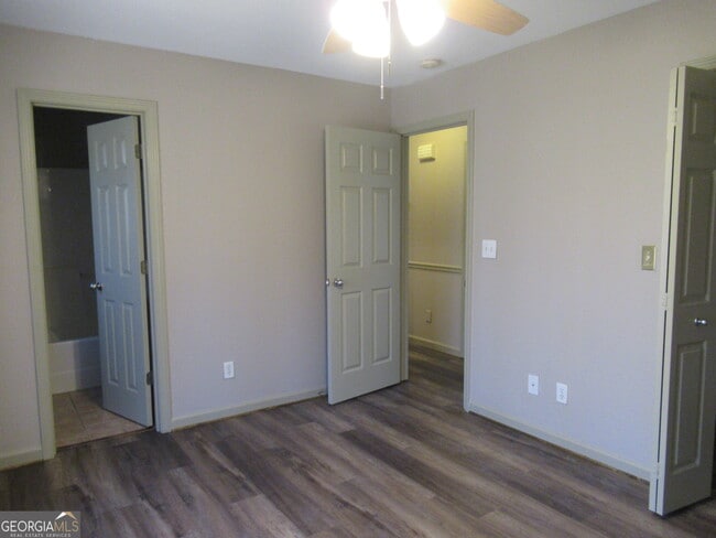 Building Photo - 95 Live Oak Rd