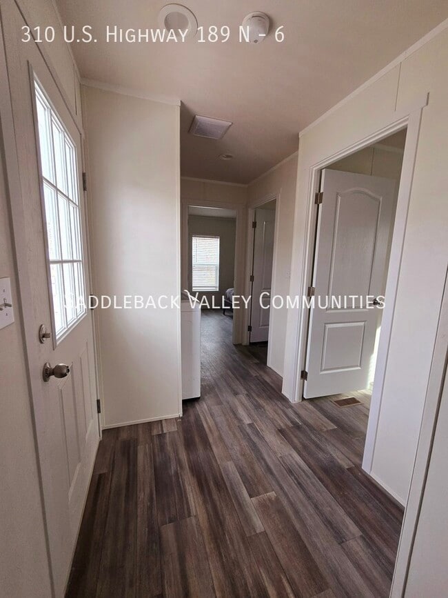 Building Photo - 310 US-189