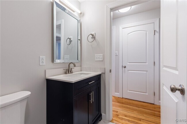 Building Photo - 115 Tarlton Rd