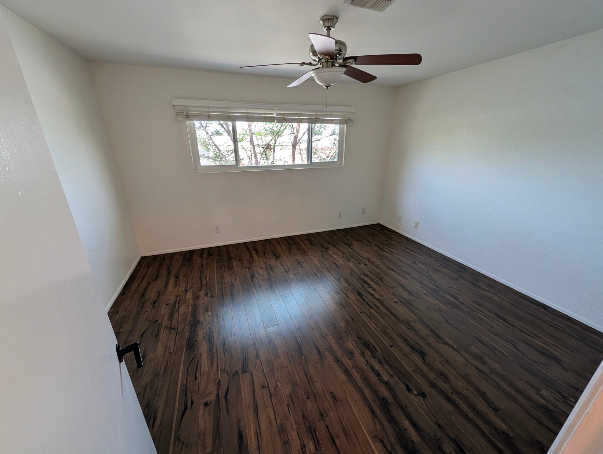 Building Photo - 542 N Shelton St