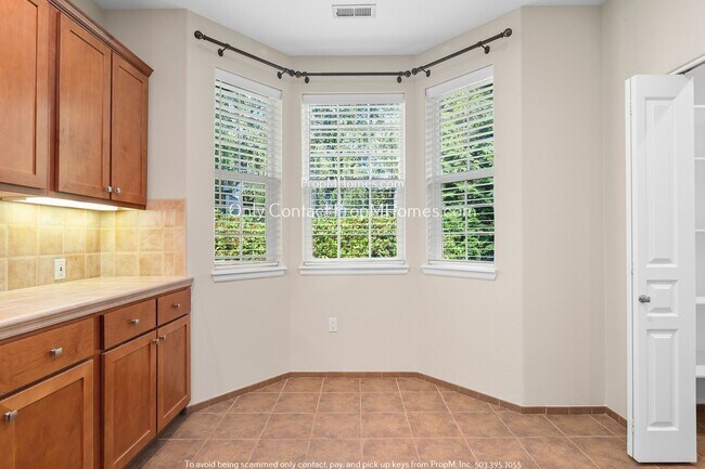 Building Photo - Elegant Condo with Dual Balconies and Spac...