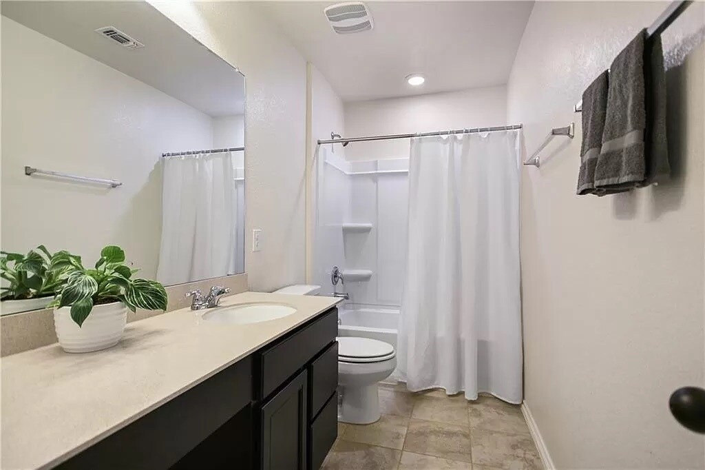 Building Photo - 7925 Arezzo Dr