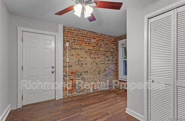 Building Photo - 1828 Parkwood Ave