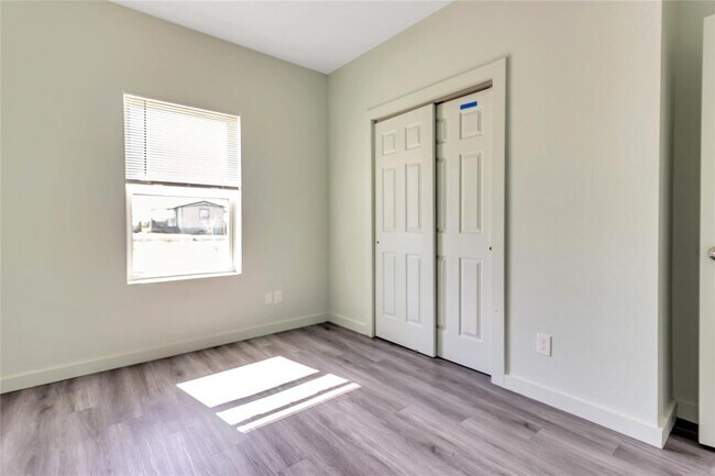 Building Photo - 1310 FM 487