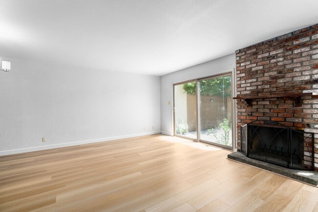 Building Photo - 1115 Camino Del Valle