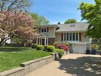 Building Photo - 7 Country Ridge Dr