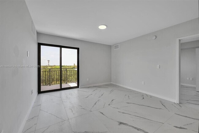 Building Photo - 840 NE 130th St