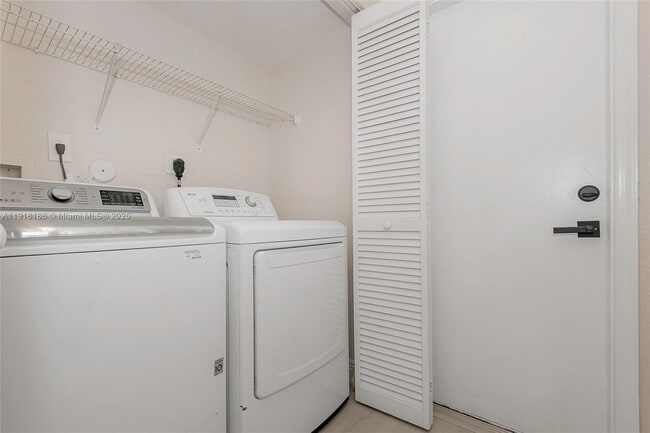 Building Photo - 15848 SW 12th St