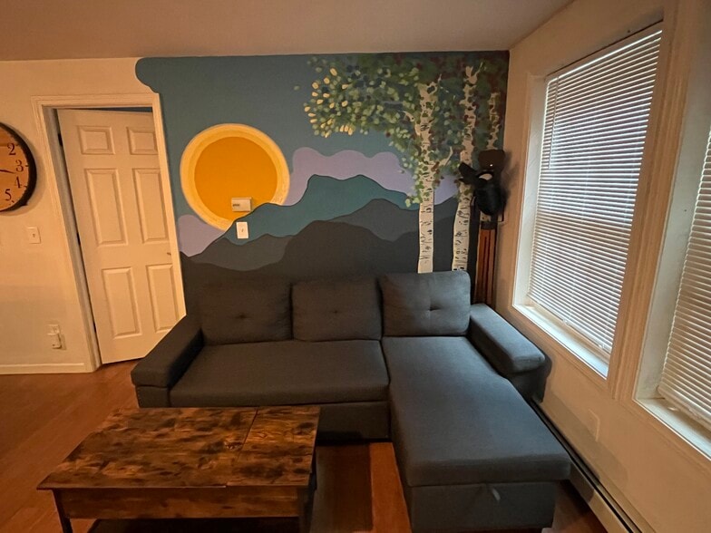 Building Photo - 1405 Broadway St