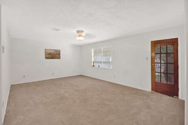 Building Photo - 5703 Havenwoods Dr