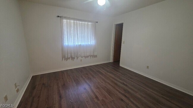 Building Photo - 137 Dania Cir