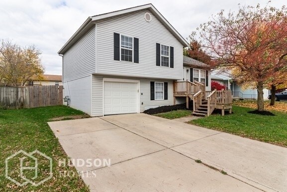 Building Photo - 1066 Esther Dr