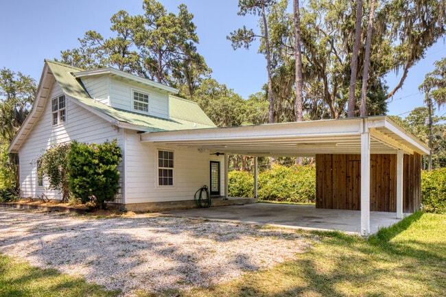 Building Photo - 9 Morningside Dr