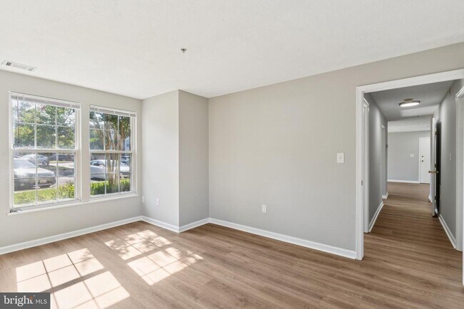 Building Photo - 699 Winding Stream Way