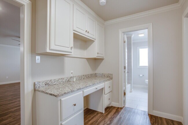 Building Photo - 3207 37th St