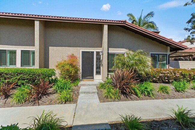 Building Photo - Beautiful Furnished Home in Seaside Villas Near Doheny Beach!