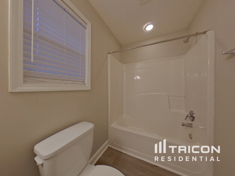 Building Photo - 373 Morning Star Dr