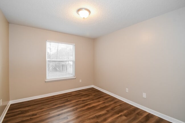 Building Photo - 108 E Manson Rd