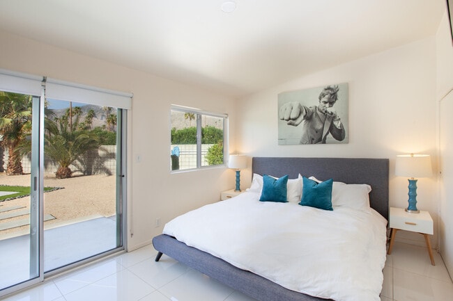 Building Photo - 2007 E Andreas Rd