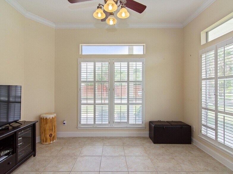 Building Photo - 2396 Palm Harbor Dr