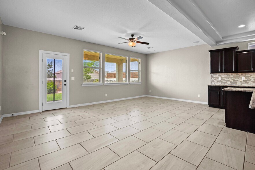 Building Photo - 12540 Arrow Weed Dr