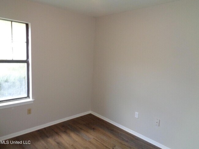 Building Photo - 5163 Haynes Dr