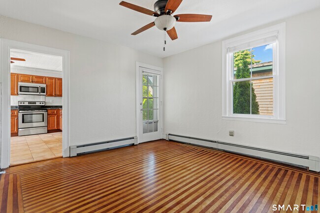 Building Photo - 6 Church St