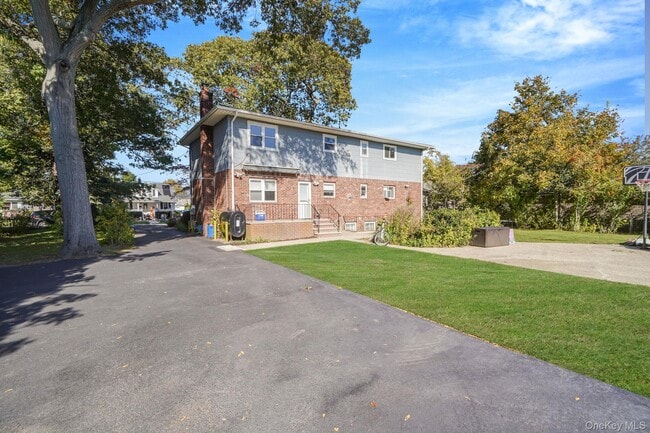 Building Photo - 38 Nassau St