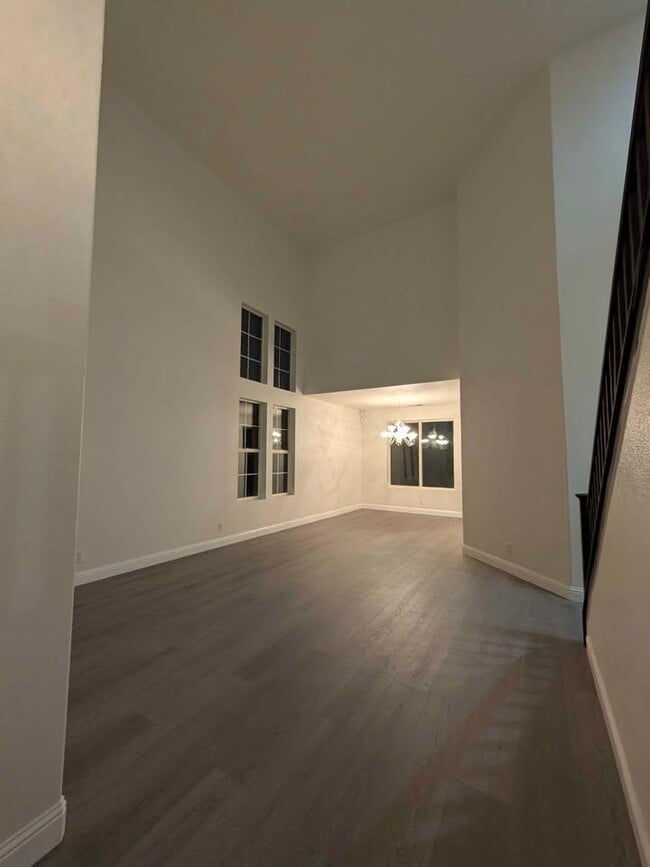 Building Photo - 1901 Oregano Way