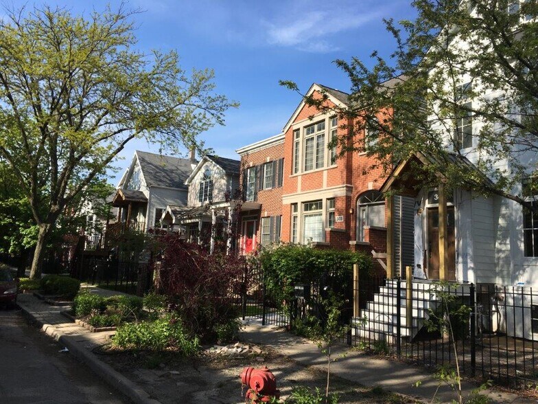 Building Photo - 3421 N Bell Ave