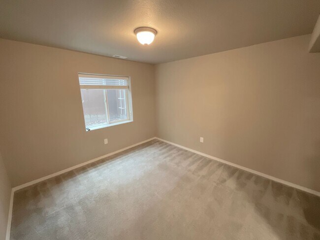 Building Photo - 4 Bedroom Home Available Near Marksheffel ...