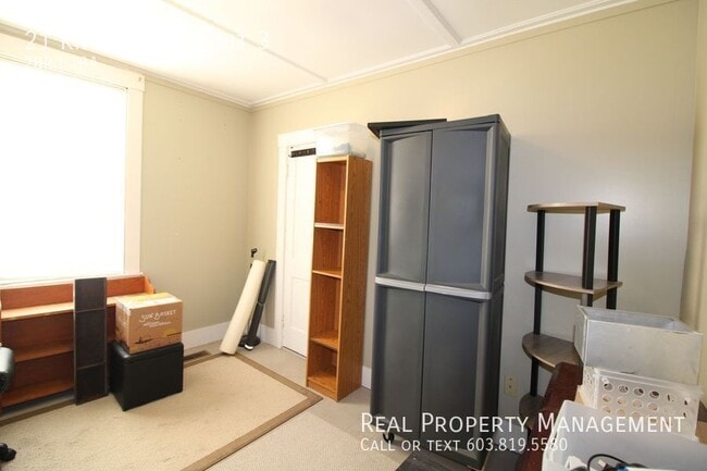 Building Photo - 21 Knight St