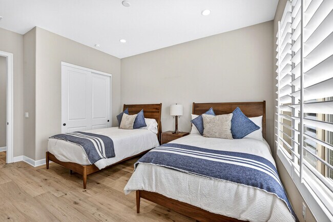 Building Photo - 55120 Autumn Valley Ct