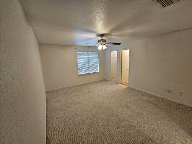 Building Photo - 9800 Pagewood Ln