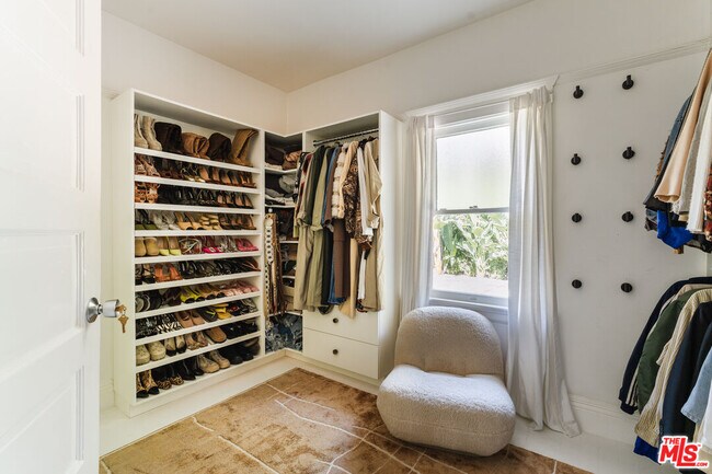 Building Photo - 1163 Nelrose Ave