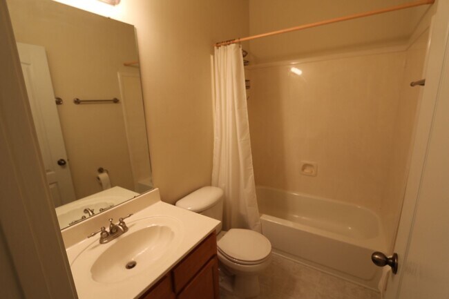 Building Photo - 8579 Napoli Dr