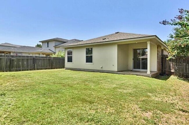 Building Photo - 916 Gentry Dr