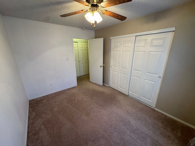 Building Photo - Centrally Located 2 Bed 1 Bath Condo in Co...