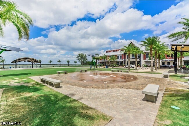 Building Photo - 43645 Sparrow Dr