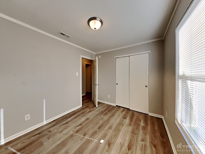 Building Photo - 8023 Pavilion Ct
