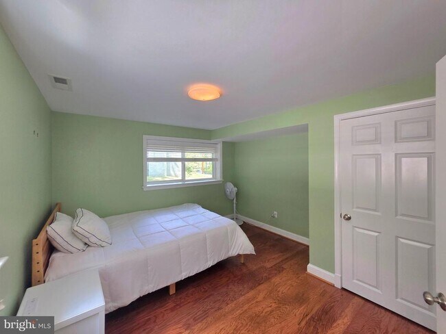 Building Photo - 8300 Beech Tree Rd